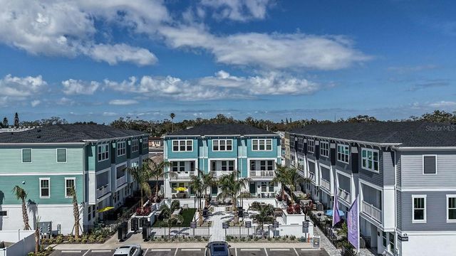 474 31ST WAY N 7, St Petersburg, FL 33713