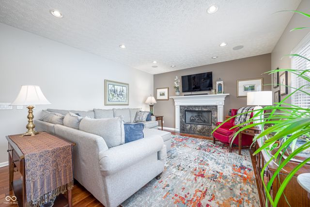 4244 Sedge Court, Zionsville, IN 46077