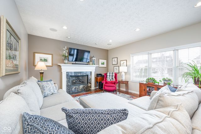 4244 Sedge Court, Zionsville, IN 46077