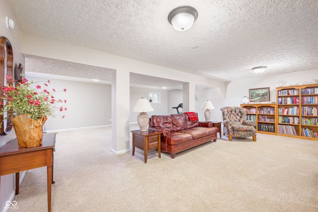 4244 Sedge Court, Zionsville, IN 46077