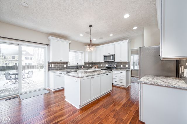 4244 Sedge Court, Zionsville, IN 46077