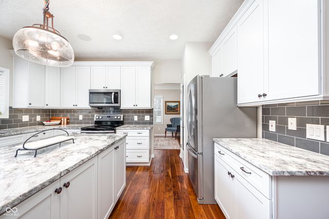 4244 Sedge Court, Zionsville, IN 46077