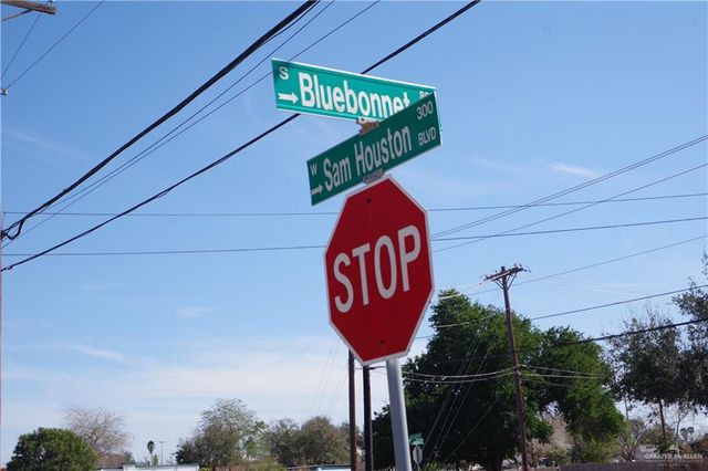 302 W Sam Houston Avenue, Pharr, TX 78577