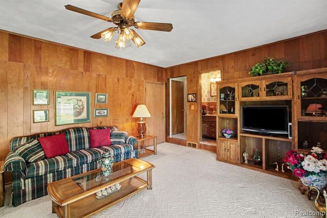 3577 Meadowleigh Lane, Waterford, MI 48329