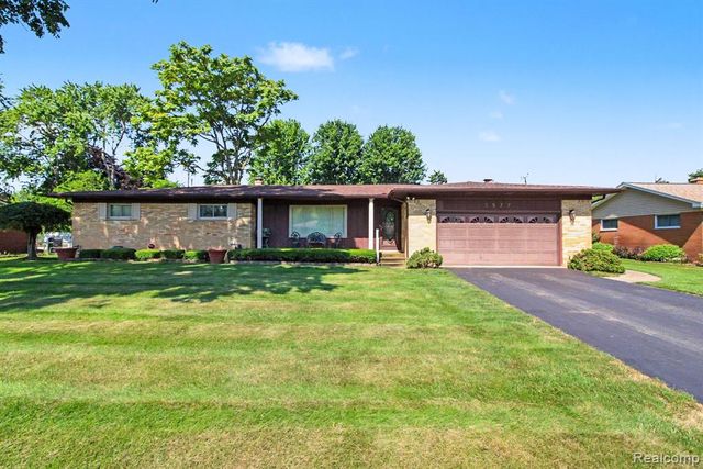 3577 Meadowleigh Lane, Waterford, MI 48329
