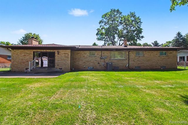 3577 Meadowleigh Lane, Waterford, MI 48329
