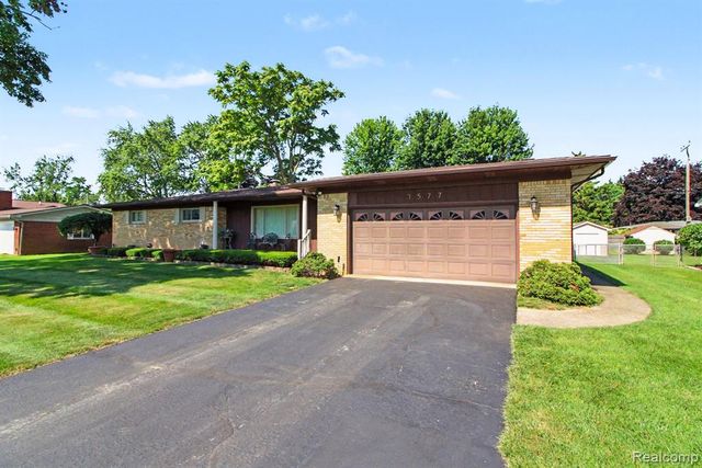 3577 Meadowleigh Lane, Waterford, MI 48329
