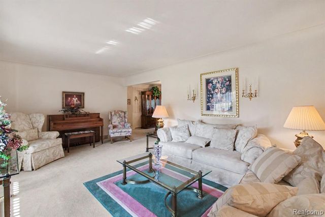 3577 Meadowleigh Lane, Waterford, MI 48329