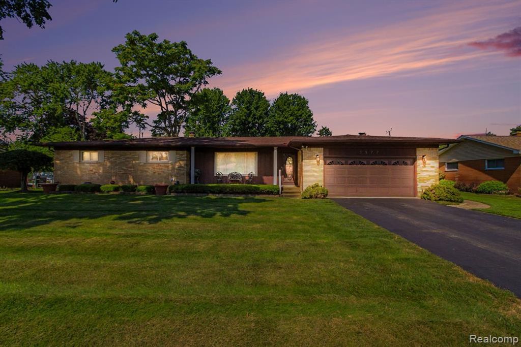 3577 Meadowleigh Lane, Waterford, MI 48329