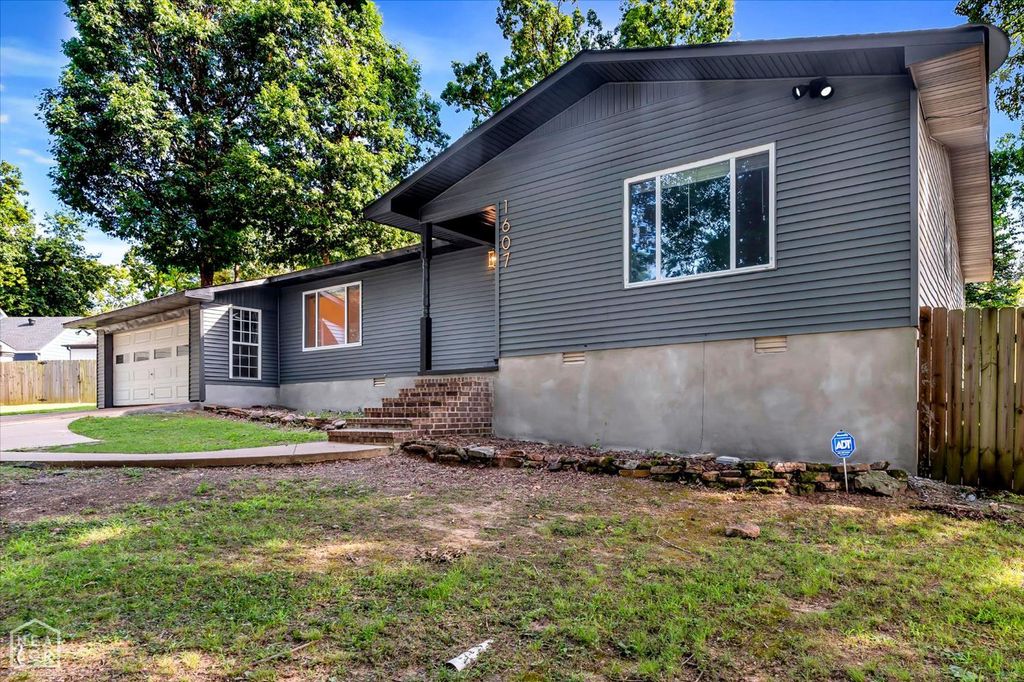 1607 Merrywood Cove, Jonesboro, AR 72401