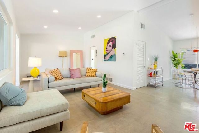 4325 E Calle De Carlos, Palm Springs, CA 92264