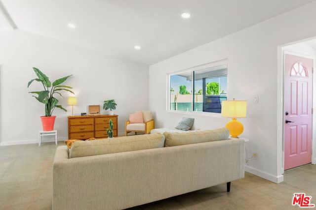 4325 E Calle De Carlos, Palm Springs, CA 92264