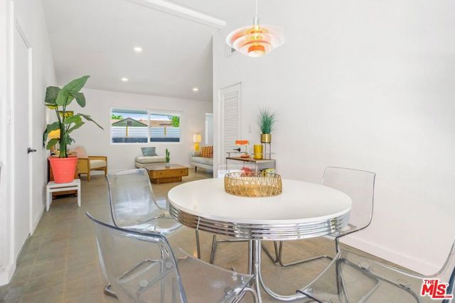 4325 E Calle De Carlos, Palm Springs, CA 92264