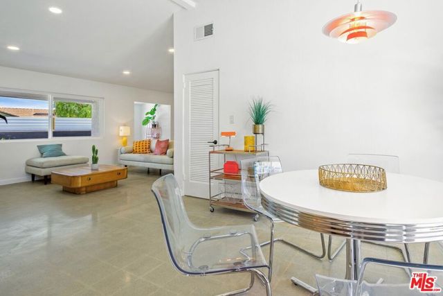 4325 E Calle De Carlos, Palm Springs, CA 92264
