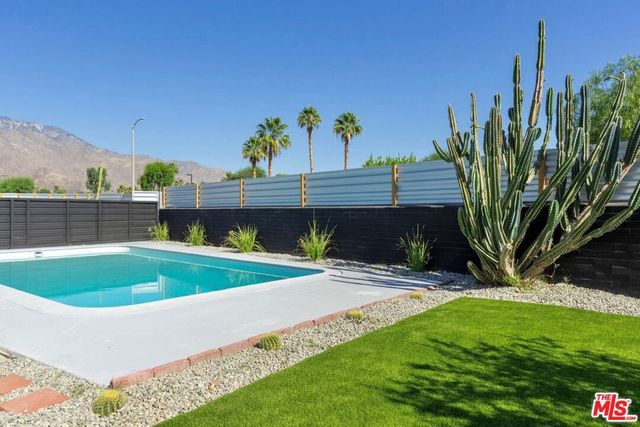 4325 E Calle De Carlos, Palm Springs, CA 92264