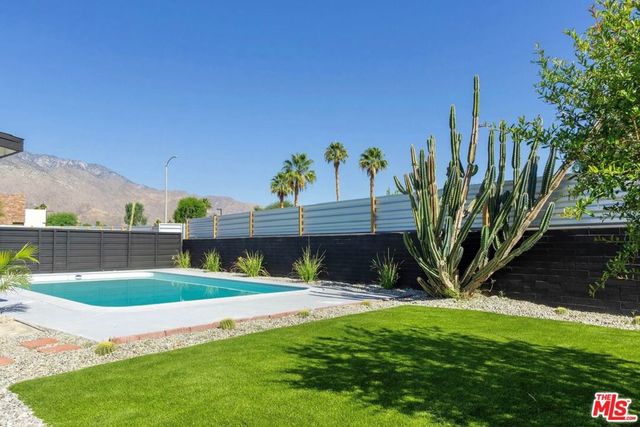 4325 E Calle De Carlos, Palm Springs, CA 92264