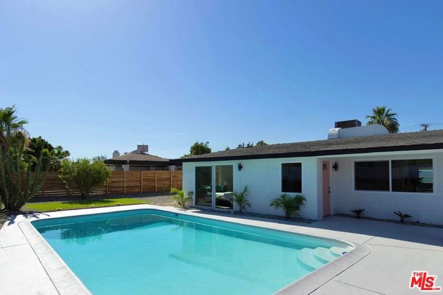 4325 E Calle De Carlos, Palm Springs, CA 92264