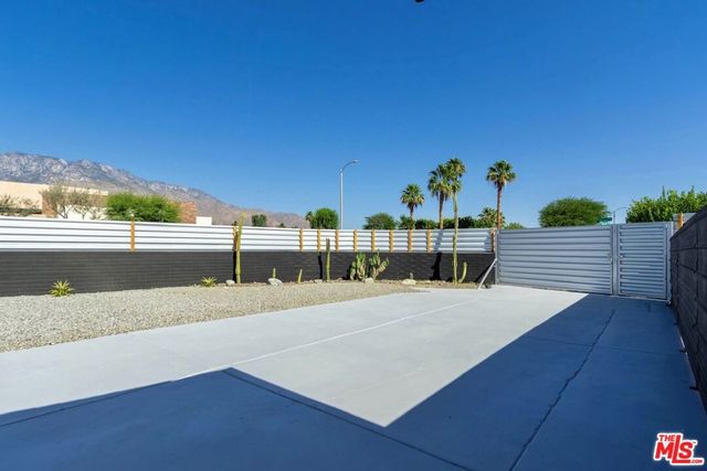 4325 E Calle De Carlos, Palm Springs, CA 92264