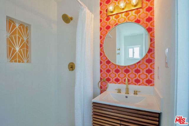 4325 E Calle De Carlos, Palm Springs, CA 92264