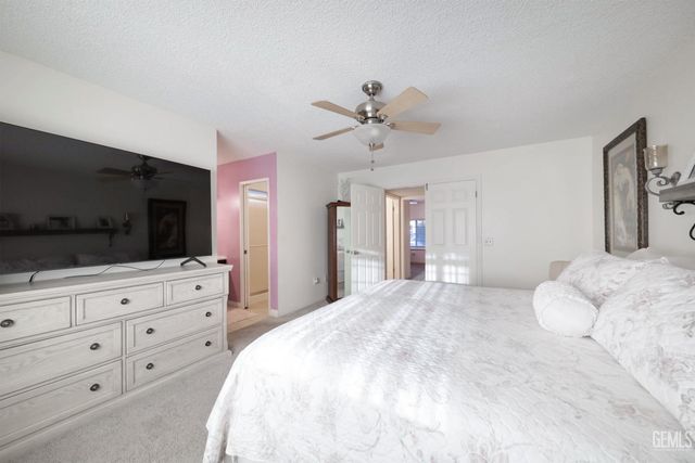 2017 William F Halsey Avenue, Bakersfield, CA 93304