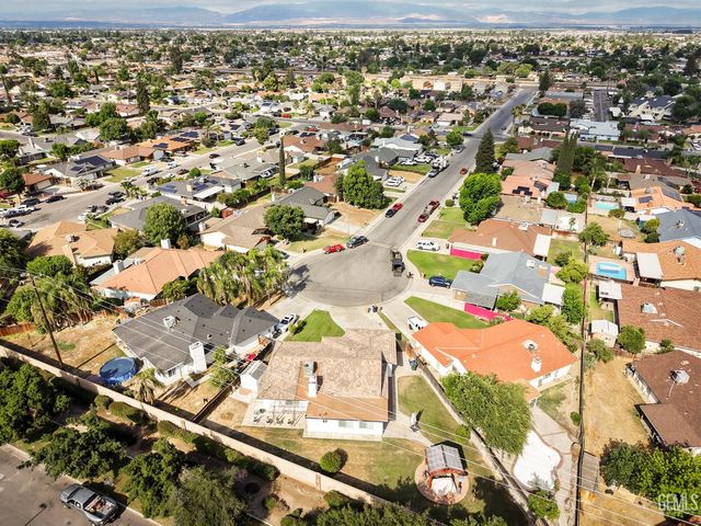 2017 William F Halsey Avenue, Bakersfield, CA 93304