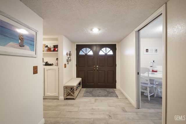 2017 William F Halsey Avenue, Bakersfield, CA 93304