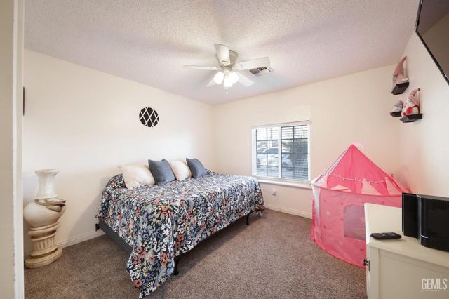 2017 William F Halsey Avenue, Bakersfield, CA 93304