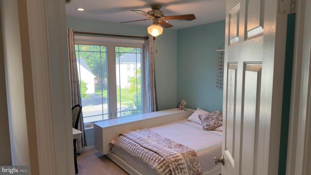 28 PEMBERTON LN, East Windsor, NJ 08520