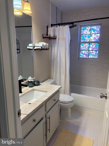 28 PEMBERTON LN, East Windsor, NJ 08520