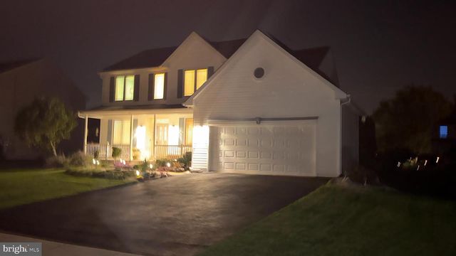 28 PEMBERTON LN, East Windsor, NJ 08520