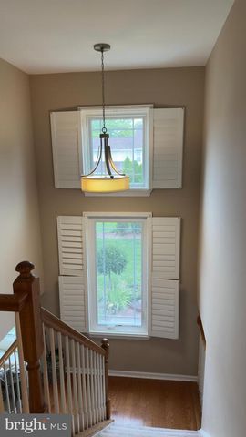 28 PEMBERTON LN, East Windsor, NJ 08520