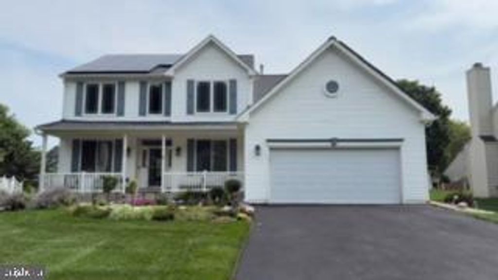 28 PEMBERTON LN, East Windsor, NJ 08520