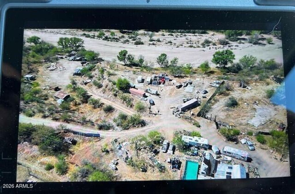 52464 N US HIGHWAY 60 89 Drive '-', Wickenburg, AZ 85390 — exterior