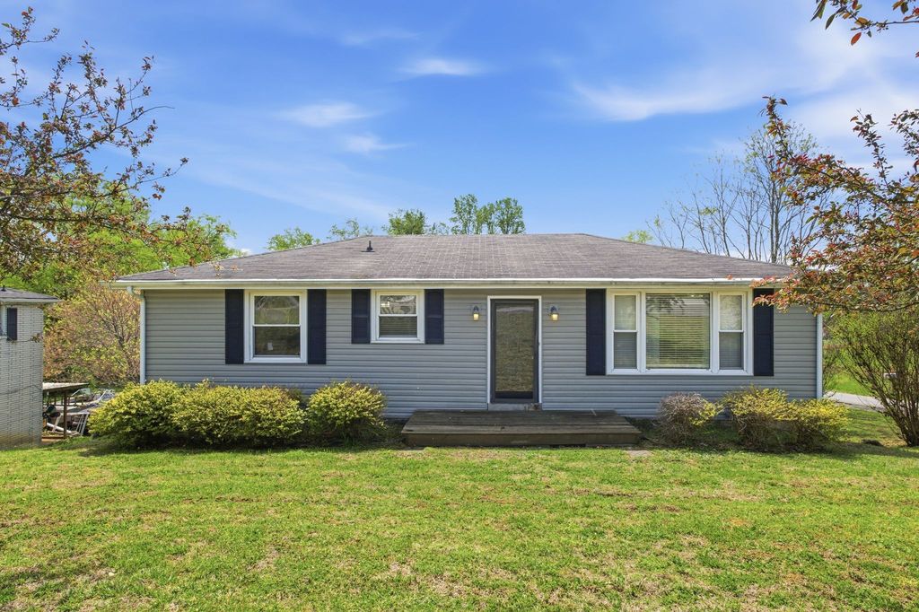 766 McMurry Blvd, E, Hartsville, TN 37074