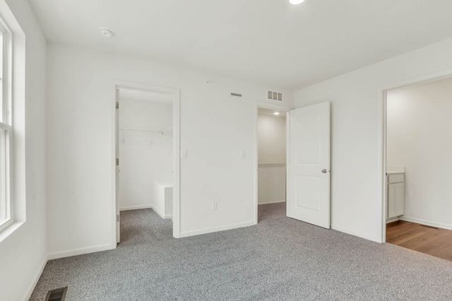 565 yosemite Way, Mundelein, IL 60060