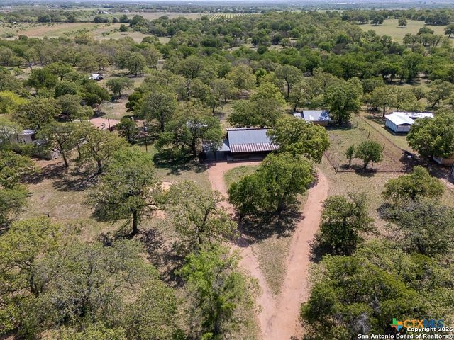 463 Woodland Drive, Fredericksburg, TX 78624
