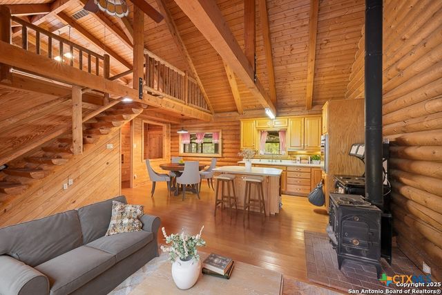 463 Woodland Drive, Fredericksburg, TX 78624