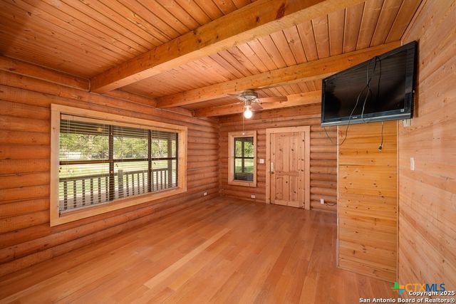 463 Woodland Drive, Fredericksburg, TX 78624