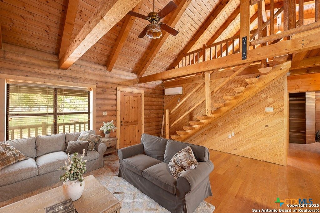 463 Woodland Drive, Fredericksburg, TX 78624