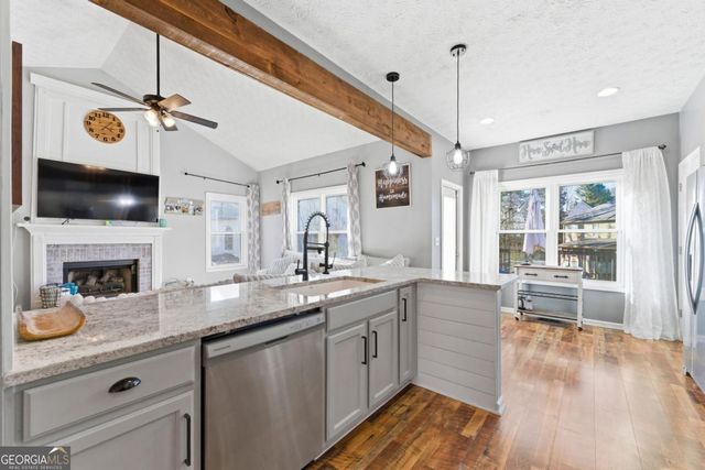 408 Pine Grove Way, Woodstock, GA 30189