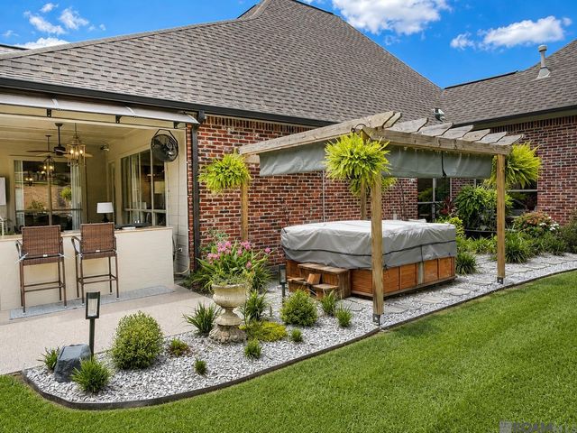 6258 Tezcuco Ct, Gonzales, LA 70737