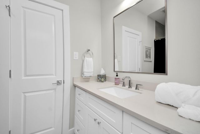 2504 W Tidwell Road E, Houston, TX 77091