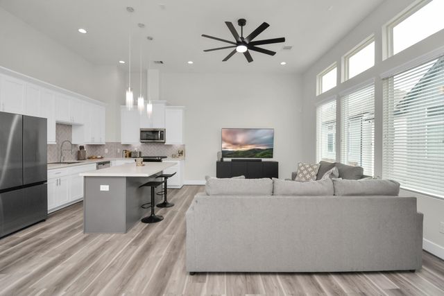 2504 W Tidwell Road E, Houston, TX 77091