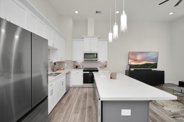 2504 W Tidwell Road E, Houston, TX 77091