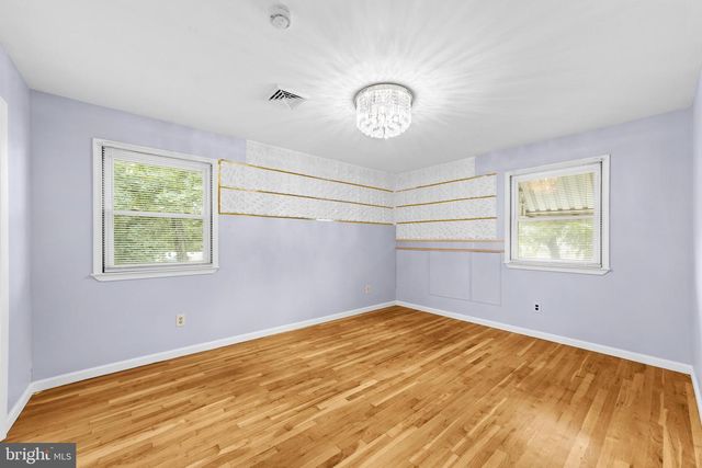 410 LEWISTOWN RD, Columbus, NJ 08022