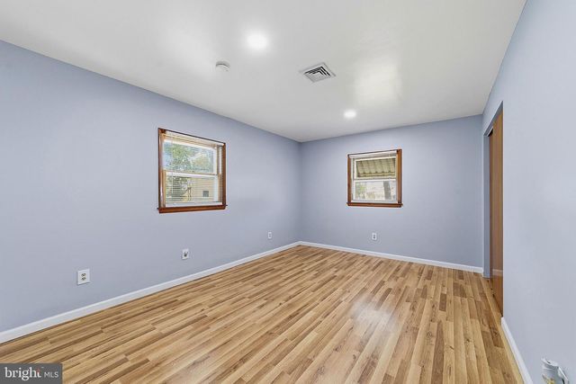 410 LEWISTOWN RD, Columbus, NJ 08022