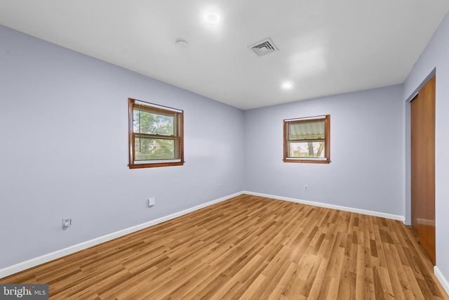 410 LEWISTOWN RD, Columbus, NJ 08022
