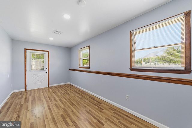 410 LEWISTOWN RD, Columbus, NJ 08022