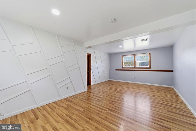 410 LEWISTOWN RD, Columbus, NJ 08022