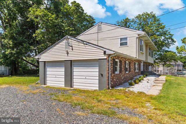 410 LEWISTOWN RD, Columbus, NJ 08022